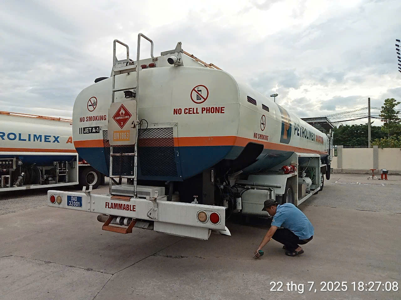 Dự án sân bay 12